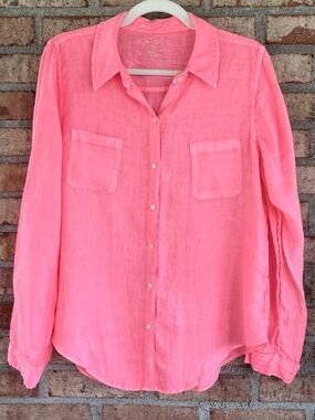 Lilly Pulitzer Sea View Linen button up size medium in coral.